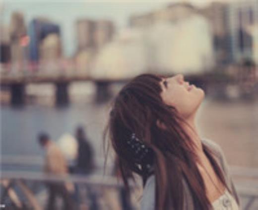 关于不相信爱情的句子