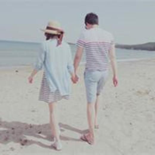 晒结婚证的简短句子