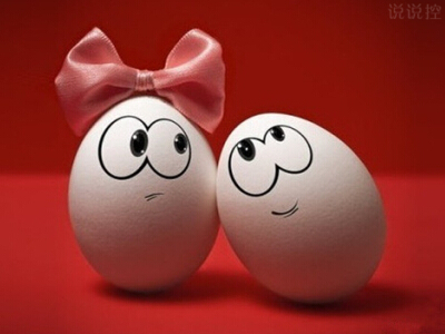 爱情文字控说说：我上辈子可能是碳酸饮料，一见到你就开心的冒泡