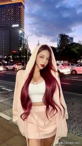 ​性感美女诱惑身姿，谁见了也忍不住想要点个赞