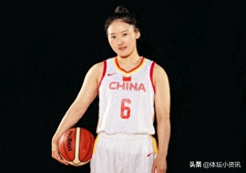 中国女篮后卫，武桐桐，一个长相可爱，靠实力说话的女孩