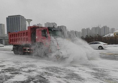 ​降雪后主干街路积雪快速清运完毕！看咱“尔滨”清雪速度如何练就