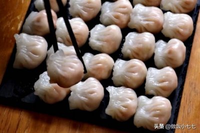 ​虾饺怎么做最好吃，配方和做法告诉你，虾饺晶莹剔透，超解馋