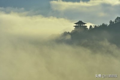​会东县旅游资源丰富，民族文化与自然景观交相辉映