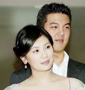 ​“浪子”富商孙志浩：辜负前妻贾静雯，却对现任妻子宠爱有加