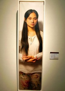 ​冷军画2个破旧发动机，横着放卖198万，竖着放卖了1897万，值吗？