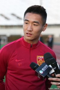 ​中国足坛的悲哀，韦世豪又上演暴力行为