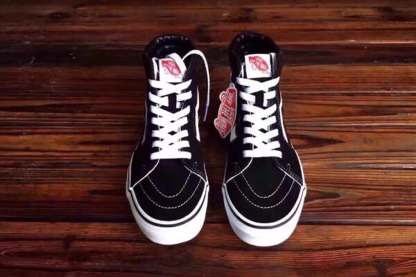 生活vans是万斯还是范斯  1