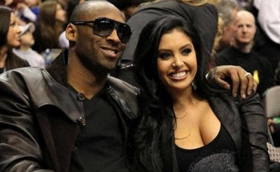 ​41岁瓦妮莎现状，为科比守寡3年，如今公开约会加索尔，身材绝了