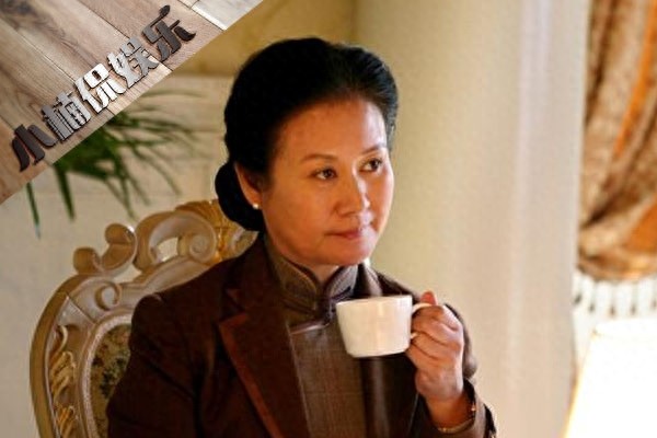 出身知识分子家庭，曾是春晚红人，多次搭档潘长江，今成这样