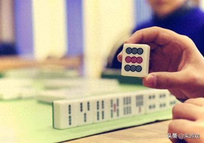 ​打麻将为什么寄红绳在手上，手气能越来越好，打牌胡到手软？