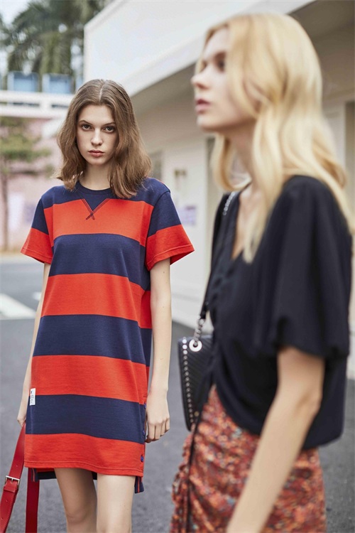 金羽杰--为消费者提供更加多样化的高端时尚服饰