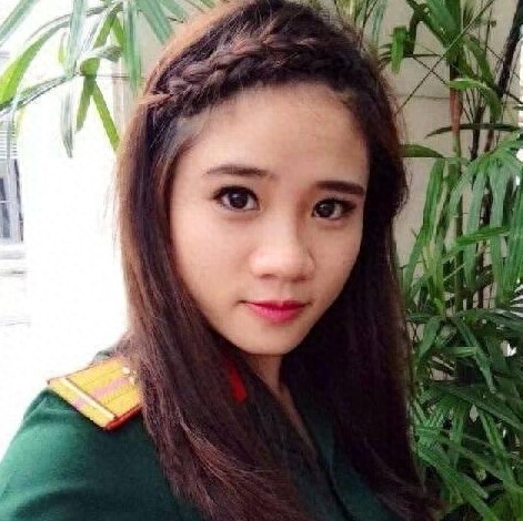 谁敢再说越南没美女?这些越南女兵一个赛一个，尤其是这对姐妹花