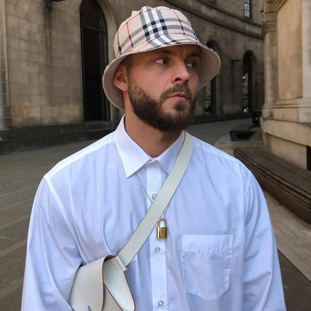 奶咖色配莫兰迪粉（你离成为搭配达人）(33)