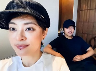 ​邓超发文为孙俪庆生卡点失败，孙俪晒儿女礼物问邓超，羡慕我吗？