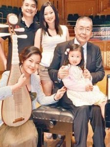 ​翁帆产下一子2025（翁帆产下一子2025现在健康活泼吗?）