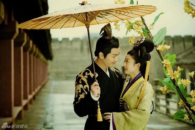 杨幂和冯绍峰演过的电视剧有哪些（杨幂冯绍峰合体引宫锁心玉回忆杀）(20)