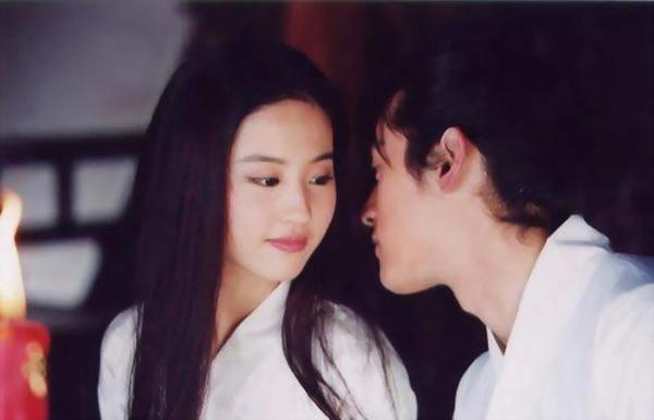 杨幂和冯绍峰演过的电视剧有哪些（杨幂冯绍峰合体引宫锁心玉回忆杀）(9)