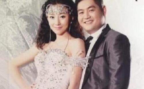 二人转王龙和他老婆蒋依杉合照曝光(蒋依杉王龙一家三口)