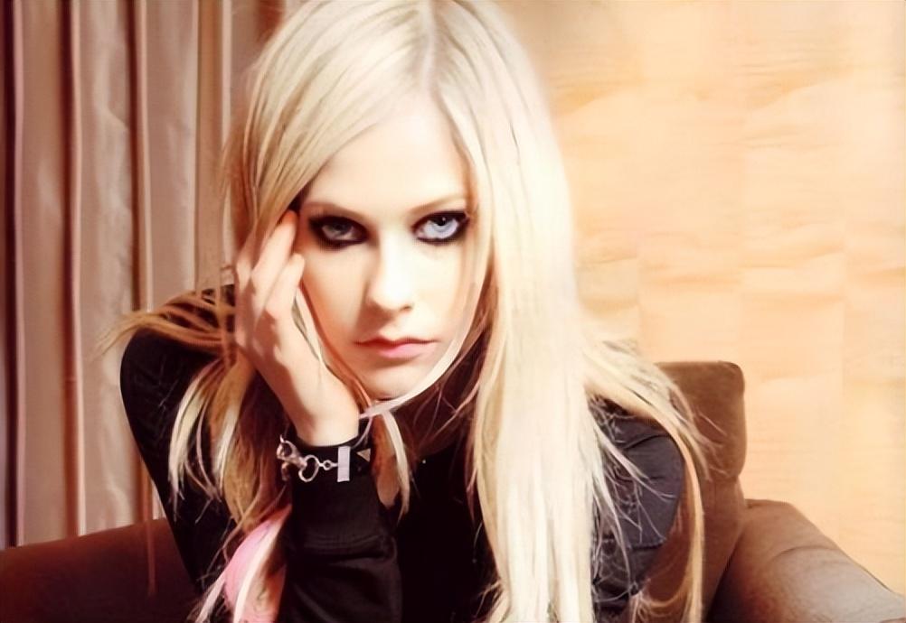 艾薇儿隐退了吗（艾薇儿为什么消失了）