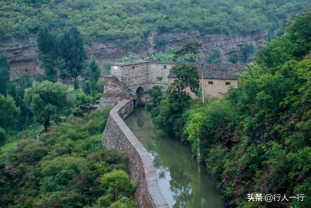 著名水利工程红旗渠位于哪里-（红旗渠在哪里）