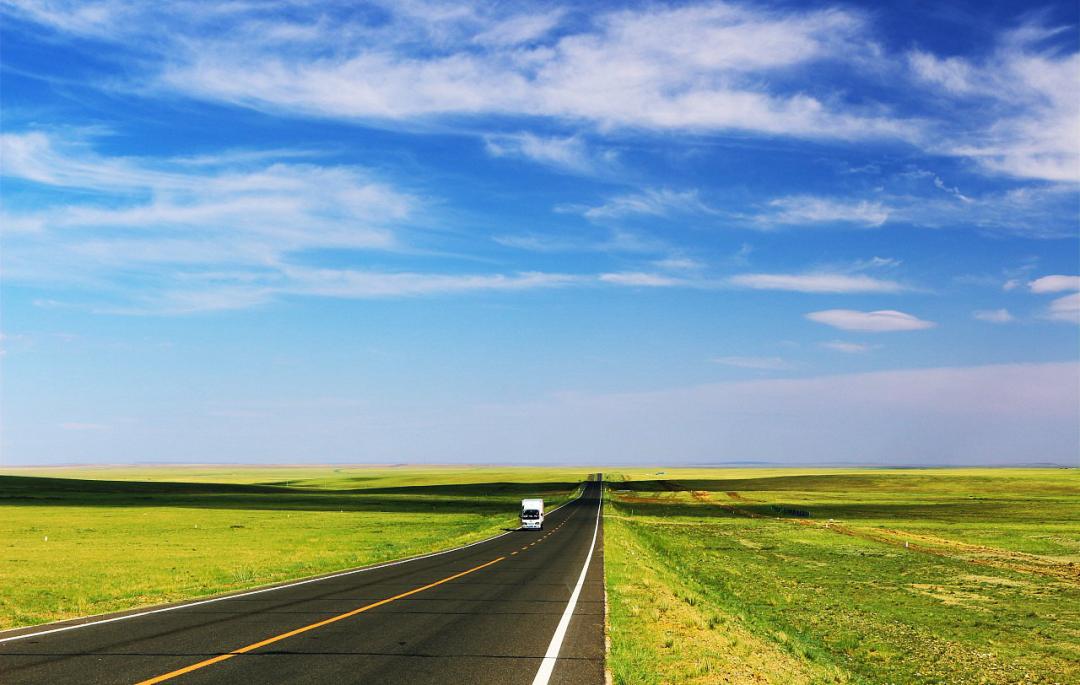 距离多远可以看到地球全貌（地球的半径是多少千米）