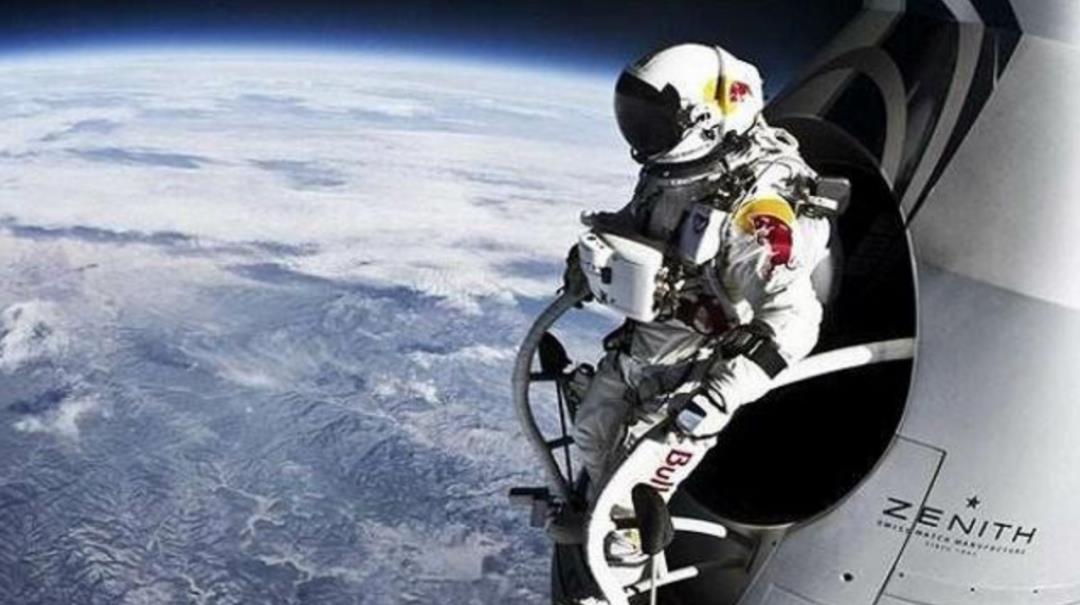 距离多远可以看到地球全貌（地球的半径是多少千米）