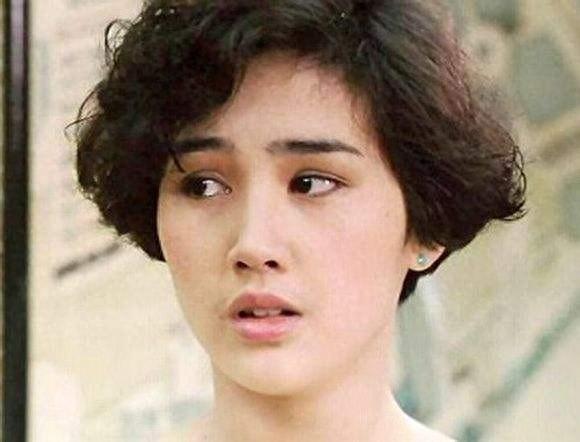柏安妮:八十年代港剧女神,明明可以靠颜值,她偏要靠才华