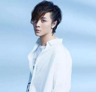 ​嗨氏得罪了张大仙，得罪了楚河，得罪了陈子豪，却不敢得罪他