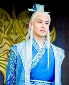 ​张智尧《古剑奇谭》精选图片6张，这个师尊很仙嫩很俊美