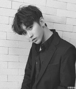 ​蔡徐坤的梗：为何五年仍未过时？