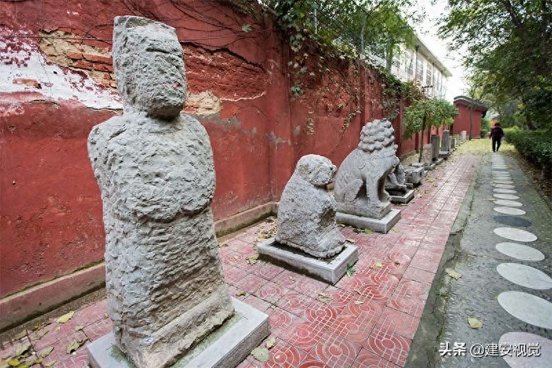 河南淇县：摘星楼，又名妲己台，传说是爱国忠臣比干摘心处