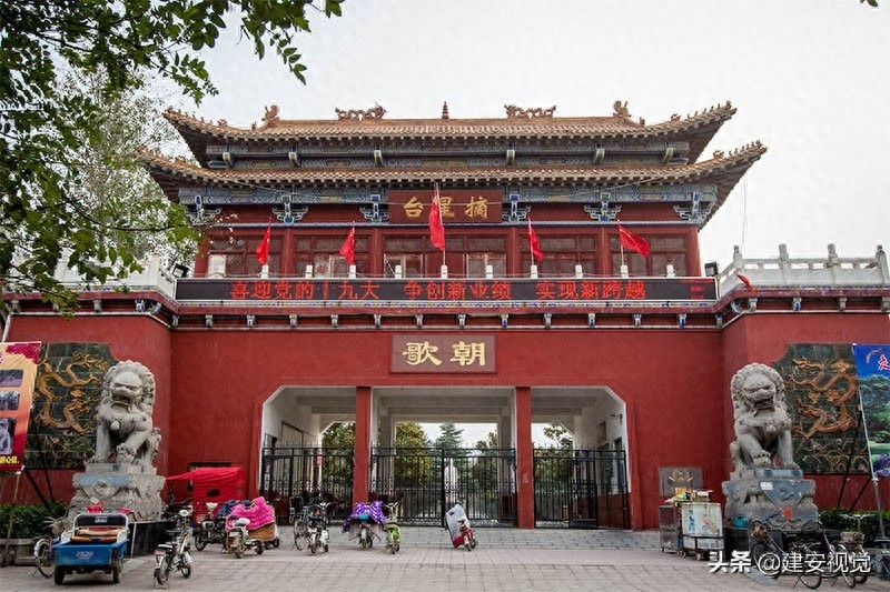 河南淇县：摘星楼，又名妲己台，传说是爱国忠臣比干摘心处