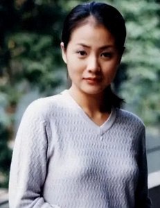 ​广州演员钱莹分享自己的素颜照，45岁的她终于成为钱阿姨了