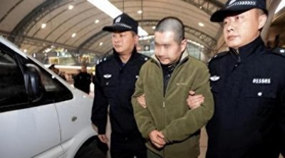 ​八旬老人账号频繁泄露军事机密，国安介入调查，嫌疑人身份不简单