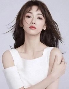 ​吴谨言官宣结婚怀孕，事业爱情双丰收引热议！