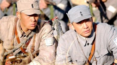 ​政委是什么职务？军政委和军长哪个实权更大？