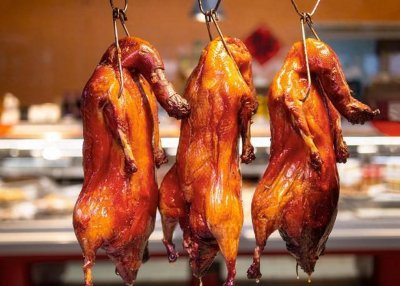 ​街上烤鸭18元一只，所谓的速成鸭为什么这么便宜？真的能吃吗？