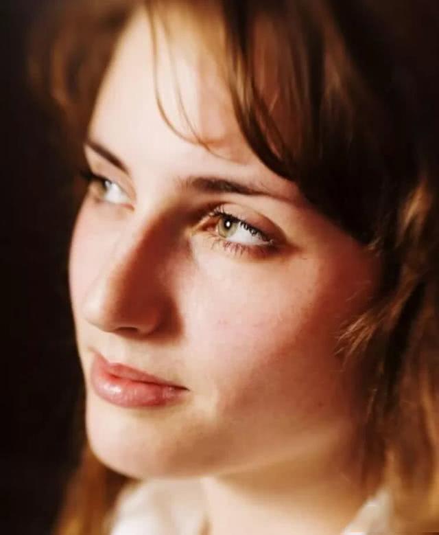 摄影技巧：用手机给照片添加烟雾，只需1招！简单实用！