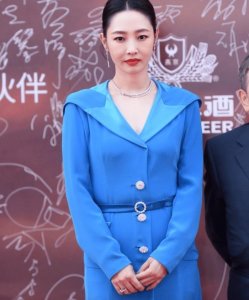 ​发福臃肿变土妞，白百何39岁，她的危机才刚刚开始！