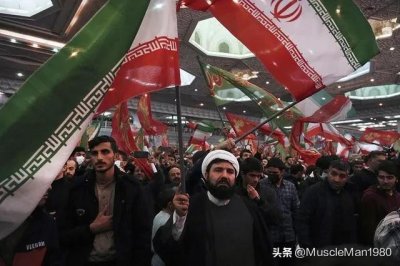 ​紧裹黑袍下的伊朗社会-开放的年轻男女