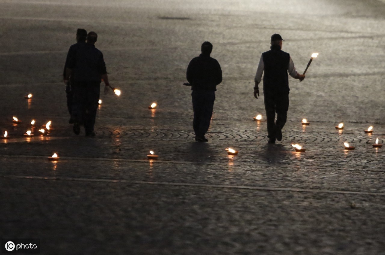 2020年4月10日耶稣受难日梵蒂冈，这是本世纪最不一样的受难节