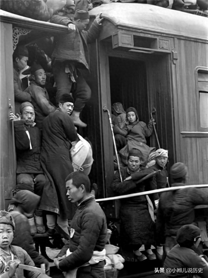 真实的1942河南大饥荒，人们抢吃大雁屎，卖妻女只换4斗粮食