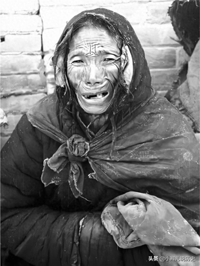 真实的1942河南大饥荒，人们抢吃大雁屎，卖妻女只换4斗粮食