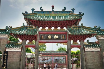 ​一代宗师的“舞”、“医”、“武”，佛山无影脚黄飞鸿