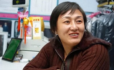 ​举重冠军邹春兰：被教练下药导致终身不育，退役后沦为搓澡工