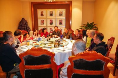 ​过年大家庭聚会温馨的句子 过年家人聚会的经典语句